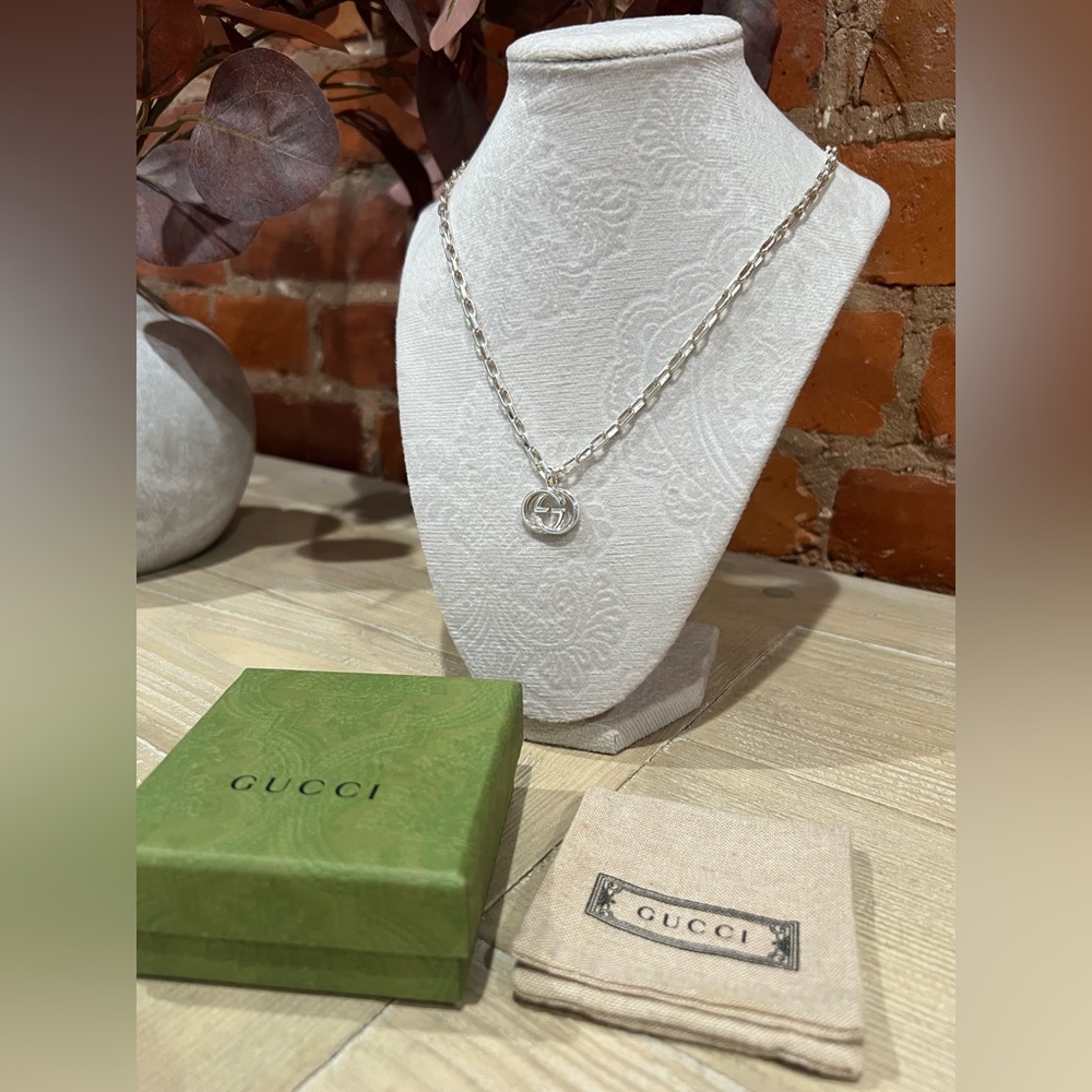NIB Gucci Sterling Silver Interlocking G Pendant Necklace